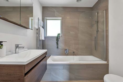 Photo of property in 58 Ngamotu Road, Moturoa, New Plymouth, 4310