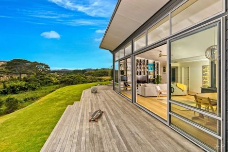 Photo of property in 126 Taiapa Road, Muriwai, 0881