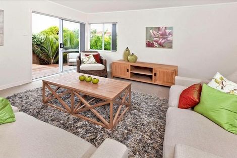 Photo of property in 2/11 Thurston Place, Bucklands Beach, Auckland, 2012