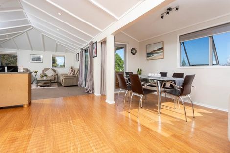 Photo of property in 1/16 Tamahere Drive, Glenfield, Auckland, 0629