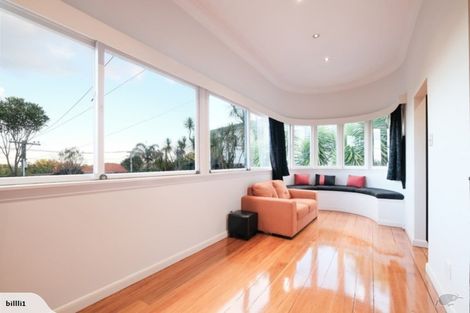 Photo of property in 15 Otahuri Crescent, Greenlane, Auckland, 1051