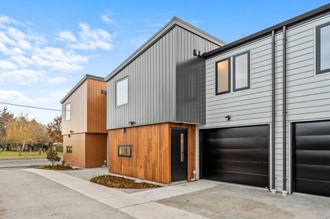 Photo of property in 2/70 Isleworth Road, Bishopdale, Christchurch, 8053