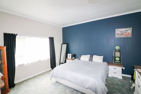 Photo of property in 52 Burns Street, Dannevirke, 4930