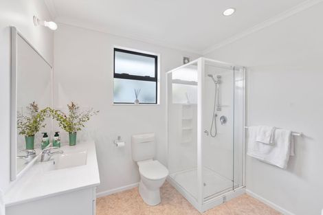 Photo of property in 13 Atua Street, Waikanae Beach, Waikanae, 5036