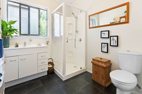 Photo of property in 23 Wharf Road, Clarks Beach, Pukekohe, 2679