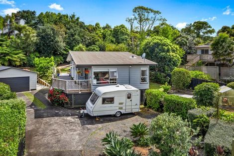 Photo of property in 11 Cottam Grove, Northcross, Auckland, 0632