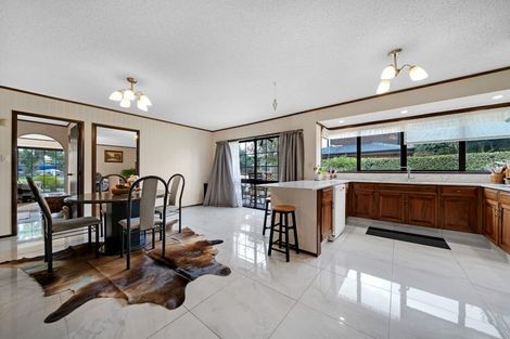 Photo of property in 11 Jessika Place, Conifer Grove, Takanini, 2112