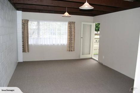 Photo of property in 9/5 Keeling Road, Henderson, Auckland, 0612