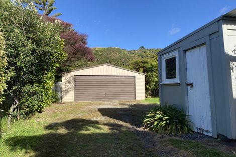 Photo of property in 9 Main Rd Ngakawau, Ngakawau, 7824