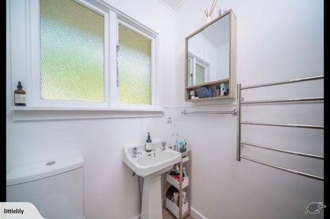 Photo of property in 28 Flinders Road, Heathcote Valley, Christchurch, 8022