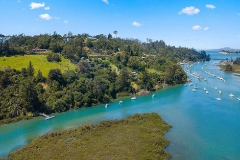 Photo of property in 90 Cedar Terrace, Stanmore Bay, Whangaparaoa, 0932