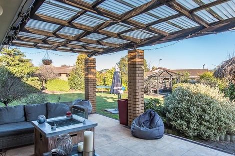 Photo of property in 5 Chilton Drive, Paraparaumu, 5032