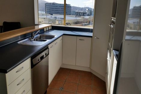 Photo of property in 5c/5 Kent Terrace, Mount Victoria, Wellington, 6011