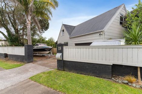 Photo of property in 19 Marendellas Drive, Bucklands Beach, Auckland, 2014