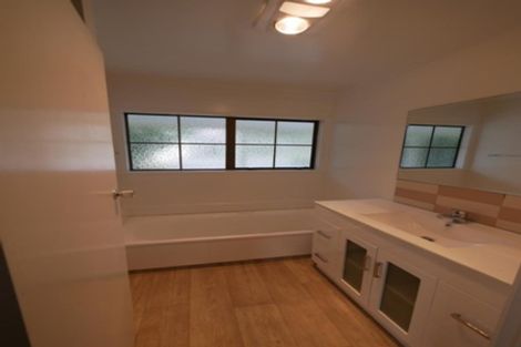 Photo of property in 16 Hoylake Place, Wattle Downs, Auckland, 2103