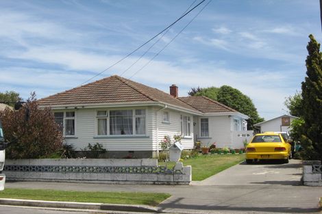 Photo of property in 19 Pembroke Street, Avondale, Christchurch, 8061