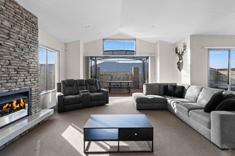 Photo of property in 48 Karamea Street, Whalers Gate, New Plymouth, 4310