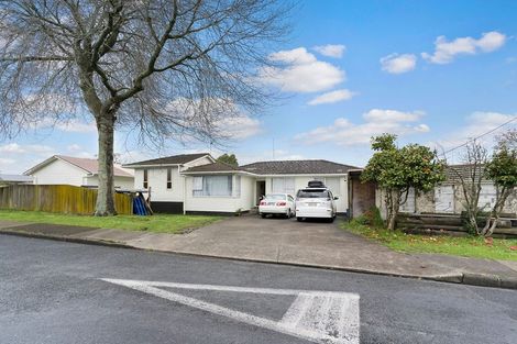 Photo of property in 1 Riverpark Crescent, Henderson, Auckland, 0610