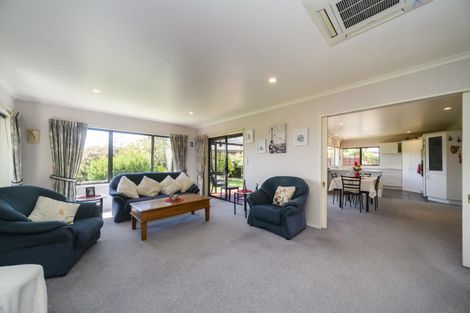 Photo of property in 97 Summerhill Drive, Fitzherbert, Palmerston North, 4410
