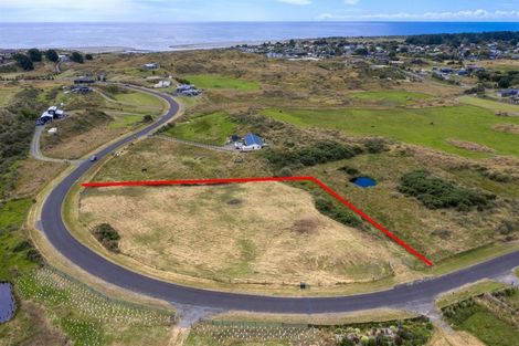 Photo of property in 92 Strathnaver Drive, Waikawa Beach, Manakau, 5573