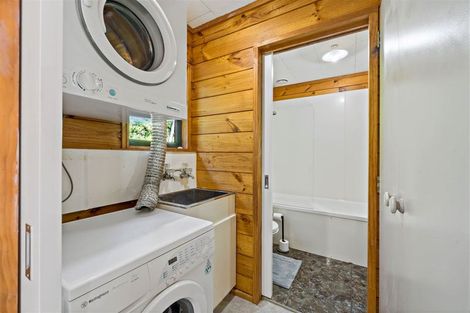 Photo of property in 87 Bethells Road, Waitakere, Henderson, 0782