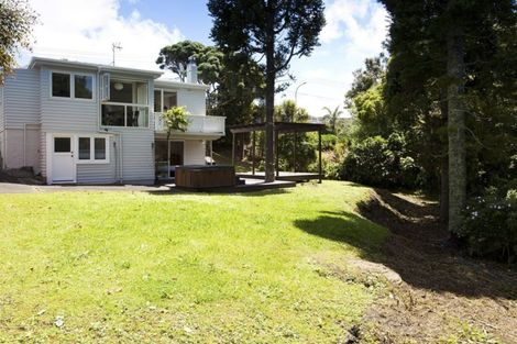 Photo of property in 39 Lyons Avenue, Murrays Bay, Auckland, 0630
