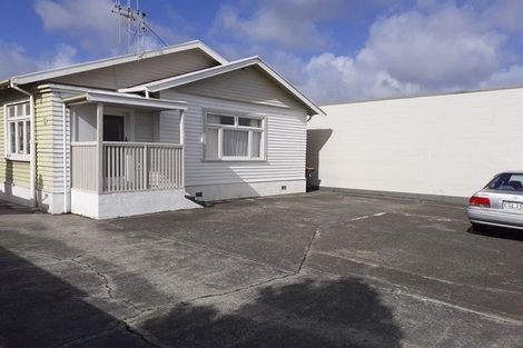 Photo of property in 1-2/8 Dahlia Street, Palmerston North, 4410