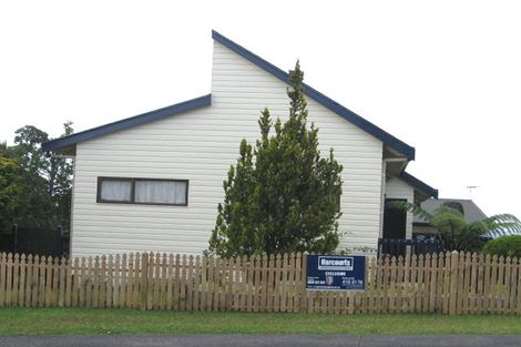 Photo of property in 12 Widmore Drive, Massey, Auckland, 0614