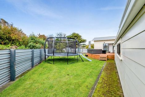 Photo of property in 16 Dixon Avenue, Hawera, 4610