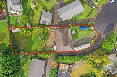 Photo of property in 13 Emirau Place, Glenfield, Auckland, 0629