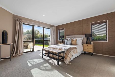 Photo of property in 19 Breaker Grove, Waiuku, 2123