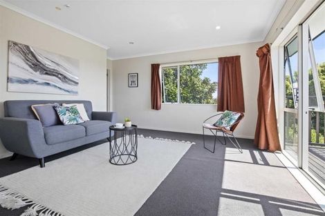 Photo of property in 16 Pono Place, Waiuku, 2123