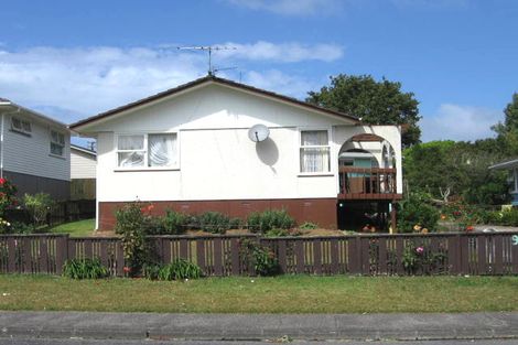 Photo of property in 9 Barnfield Place, Glendene, Auckland, 0602