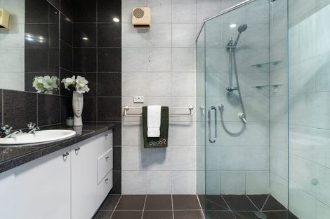 Photo of property in 15 Perendale Close, Somerville, Auckland, 2014