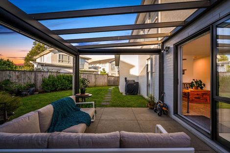 Photo of property in 22 William Wallbank Crescent, Swanson, Auckland, 0614