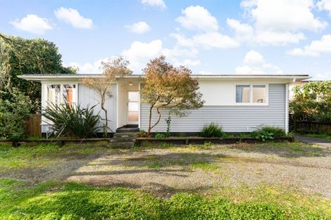 Photo of property in 90 Riverpark Crescent, Henderson, Auckland, 0610