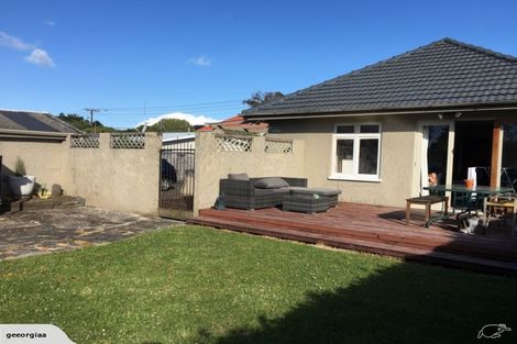 Photo of property in 4 Gordon Street, Glen Avon, New Plymouth, 4312