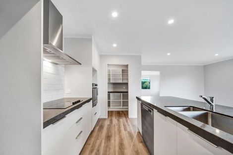 Photo of property in 20 County Drive, Hawera, 4610