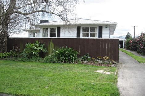 Photo of property in 1 Manawaroa Street, West End, Palmerston North, 4410