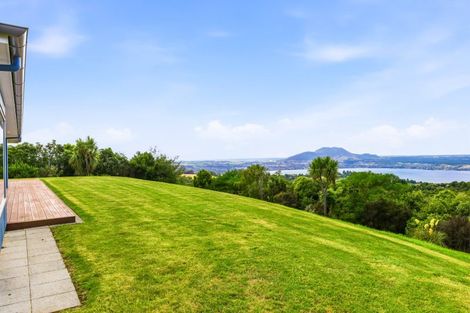 Photo of property in 127 Highland Drive, Acacia Bay, Taupo, 3385