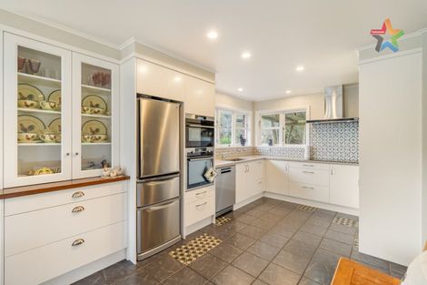 Photo of property in 81 Horoeka Street, Stokes Valley, Lower Hutt, 5019