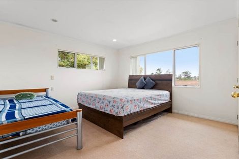 Photo of property in 18 Vintage Drive, Henderson, Auckland, 0612