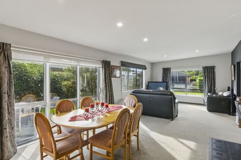 Photo of property in 48 Kotuku Drive, Paraparaumu Beach, Paraparaumu, 5032