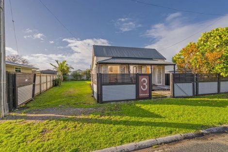 Photo of property in 3 Hannan Road, Whitianga, 3510