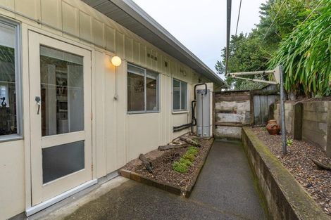 Photo of property in 2/100 River Road, Hamilton East, Hamilton, 3216