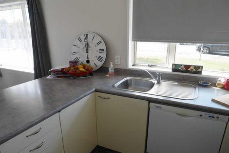 Photo of property in 22 Thistledown Place, Woolston, Christchurch, 8062