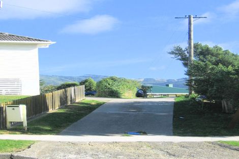 Photo of property in 4 Cornwall Crescent, Cannons Creek, Porirua, 5024