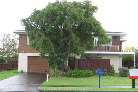 Photo of property in 37 Prince Regent Drive, Half Moon Bay, Auckland, 2012