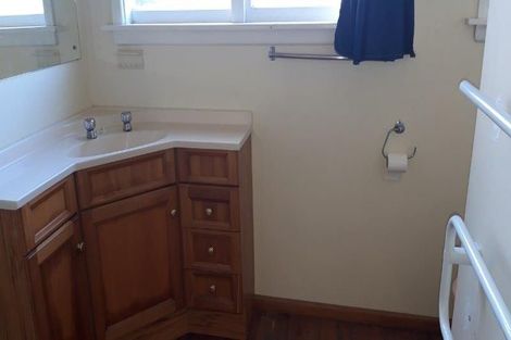 Photo of property in 27 Avonhead Road, Avonhead, Christchurch, 8042