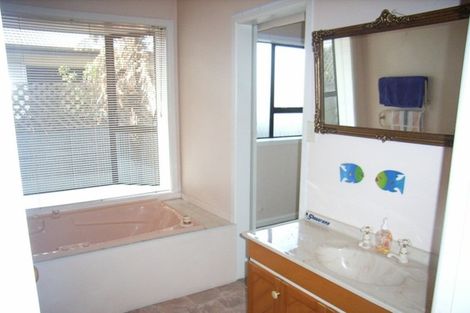 Photo of property in 126 Yaldhurst Road, Sockburn, Christchurch, 8042